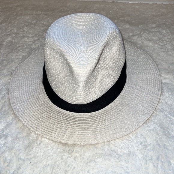 Women’s White and Black Fedora hat! Brand new. Never worn. - Picture 2 of 4